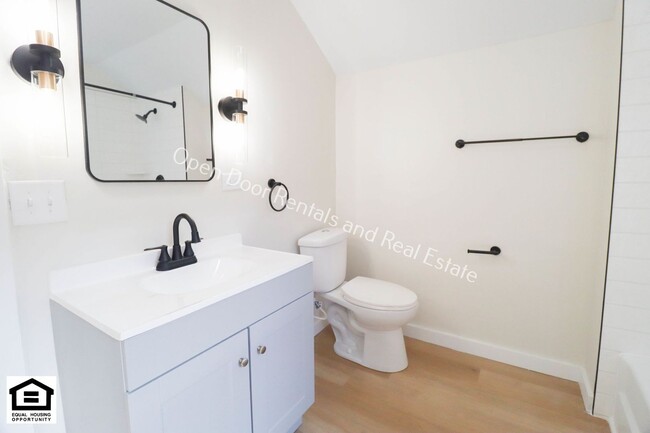 Building Photo - Now available 3 bedroom home