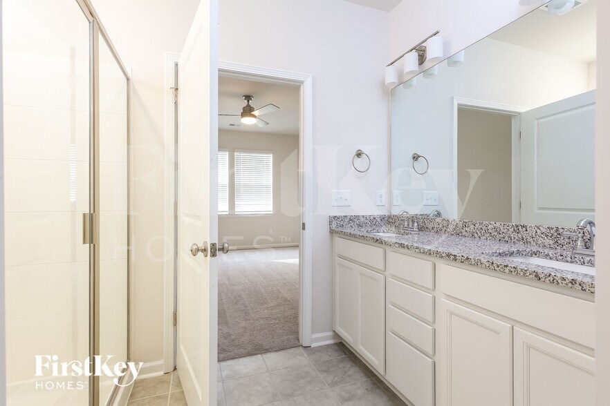 Building Photo - 709 Ridgemoor Trl