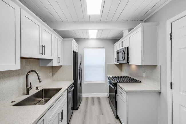 Building Photo - 1167 Holmes Ct