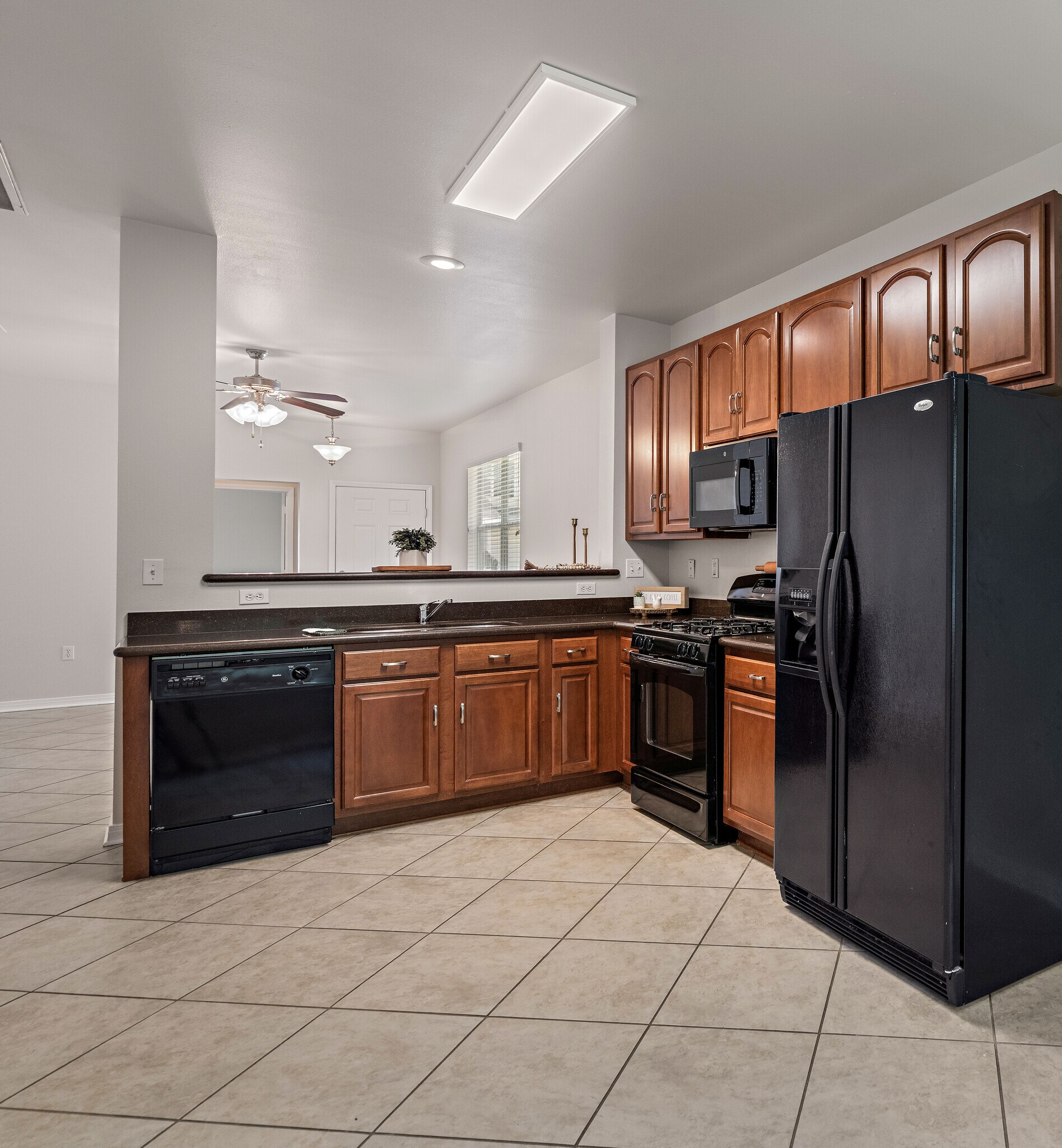 Kitchen - 2084 Dundee Loop N
