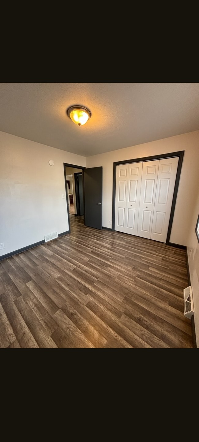 Building Photo - 2408 New Haven Ct