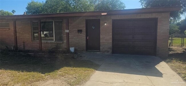 Primary Photo - 5 Westway Ave