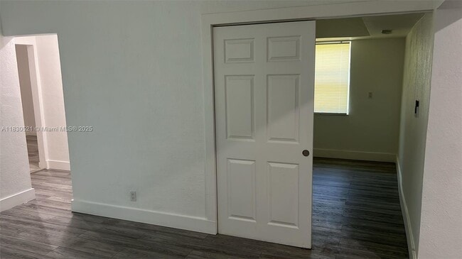 Building Photo - 1524 S 24th Ct