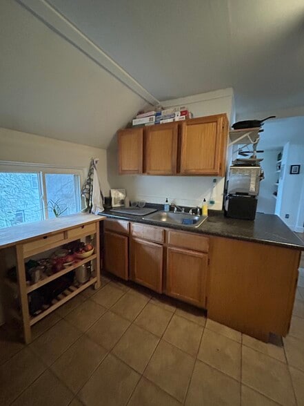 Building Photo - 21 Converse Ct