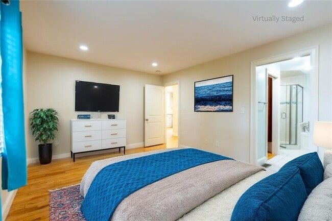 Building Photo - 48 Pleasant St