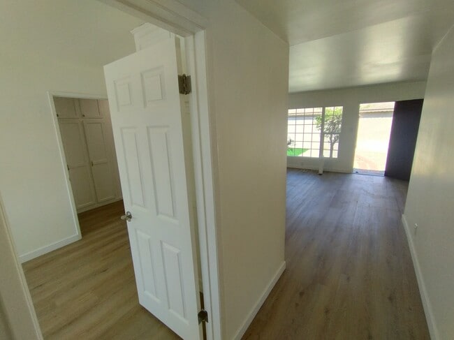 Building Photo - 21634 Linda Dr