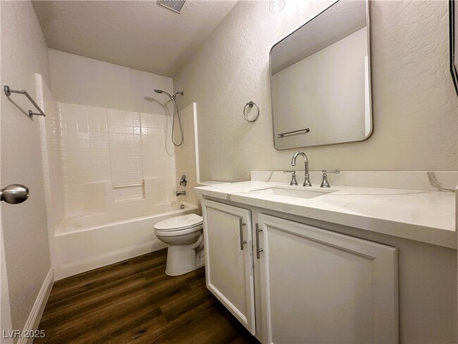 Building Photo - 2664 Strichen Ave