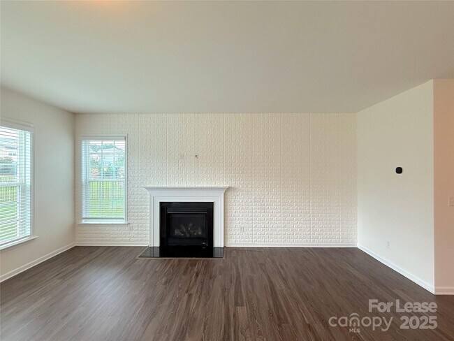 Building Photo - 14929 Baldridge Dr