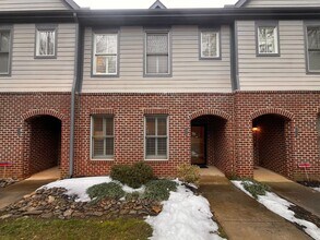 Building Photo - Townhome Available in North Main Community Downtown Greenville!