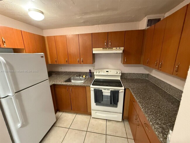 Primary Photo - 4732 SW 33rd Ave