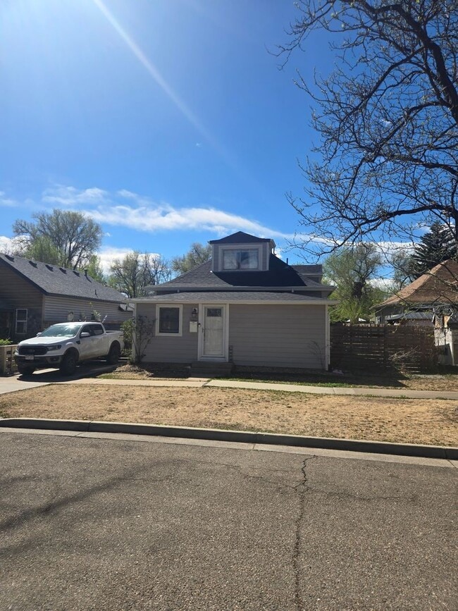 Building Photo - Spacious and Bright 3B Home in Longmont Available for August. Great Location!