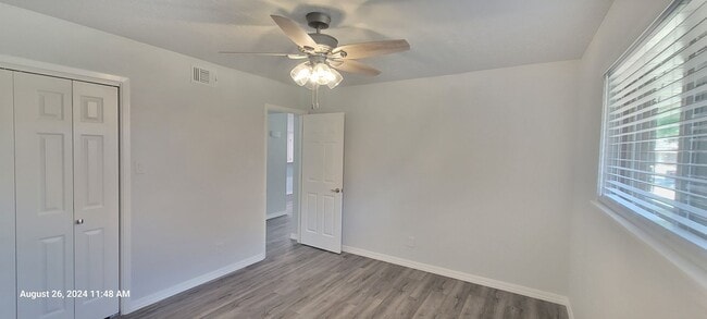 Building Photo - GROUND LEVEL UPDATED COLONIAL PARK CONDO