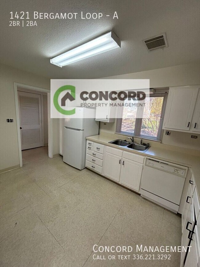 Building Photo - 1421 Bergamot Loop