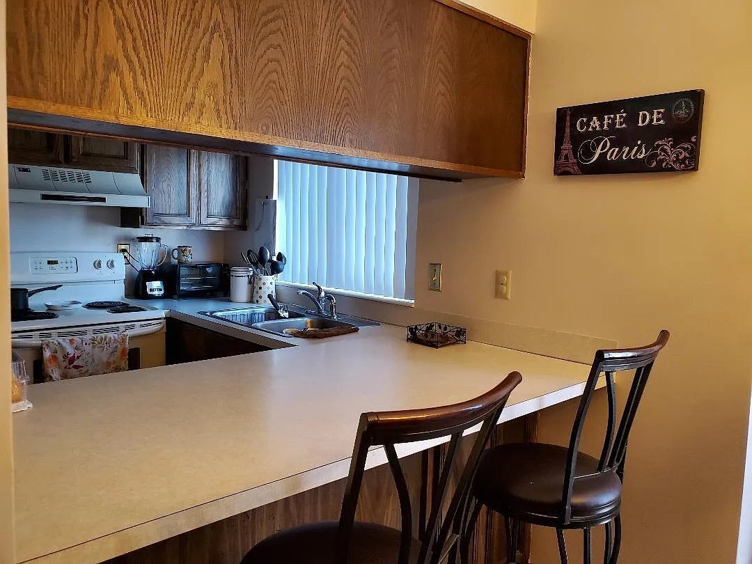 Building Photo - 1177 N Fairfield Rd