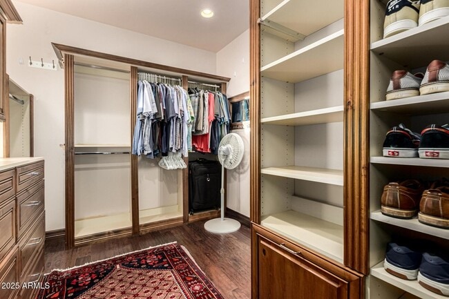 Building Photo - 1930 E Desert Willow Dr