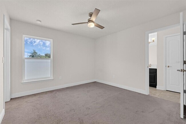 Building Photo - 424 Buchannan Dr