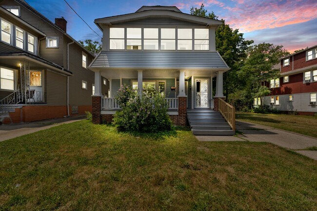 Building Photo - Reyburn
