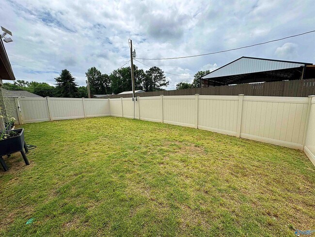 Building Photo - 11073 Wayland Rdg Dr