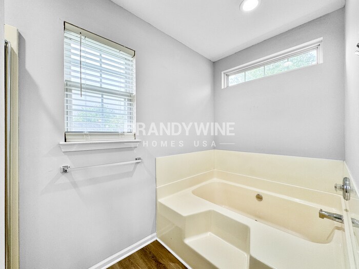 Building Photo - 4154 Whitney Pl NW
