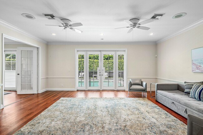 Building Photo - 2121 Areca Palm Rd