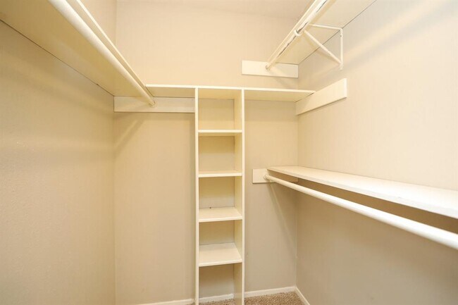 Building Photo - 15822 Whipple Tree Dr