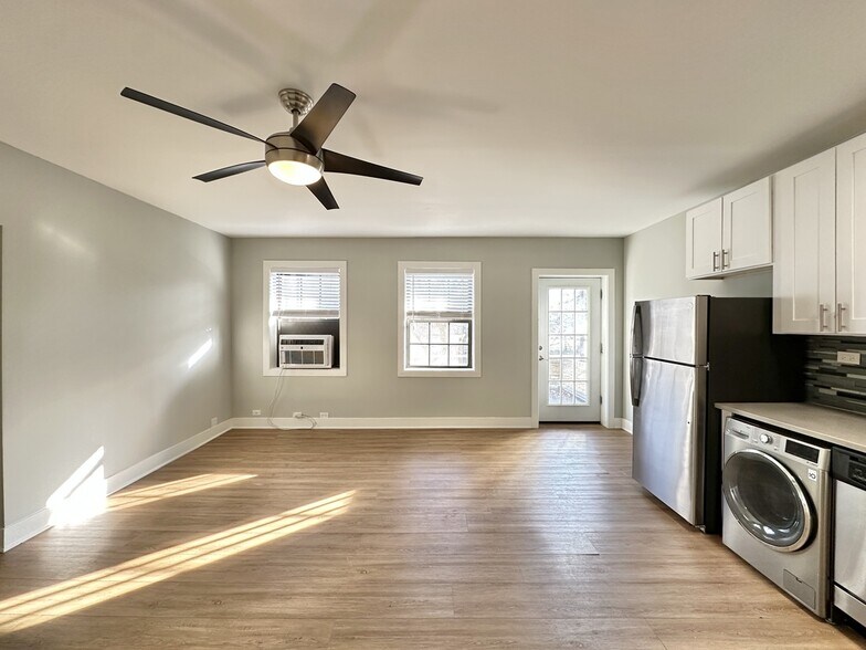 Building Photo - 730 Judson Ave