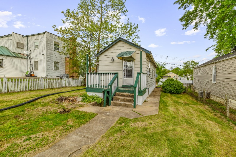 Building Photo - 394 Orient Ave