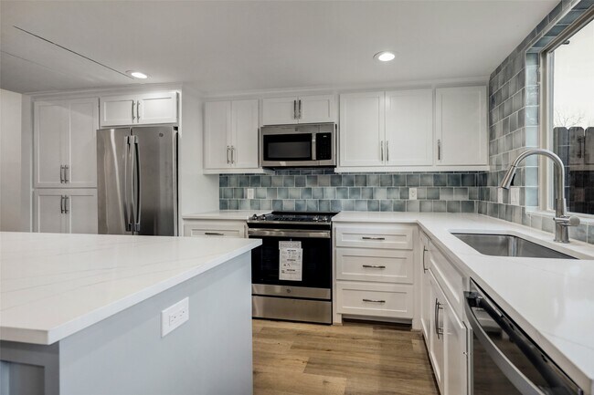 Building Photo - 14715 Barryknoll Ln