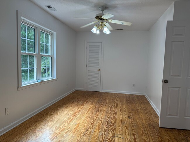 Building Photo - 748 Alligator Creek Rd