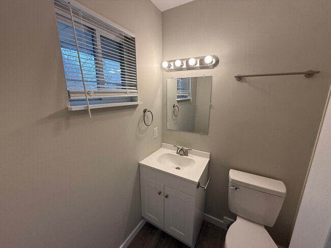 Building Photo - 105 N Garth Ave