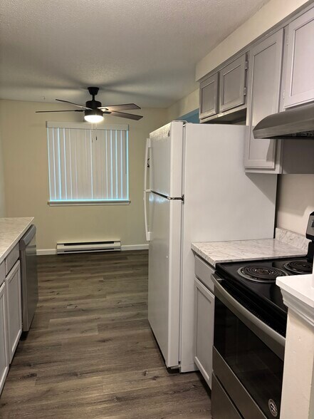 Building Photo - 2708 Alder Creek Dr S