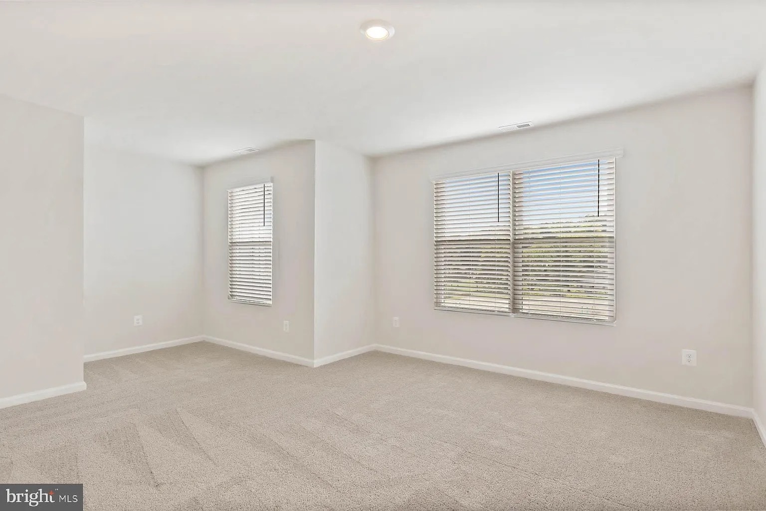 Building Photo - 65 Paddington St