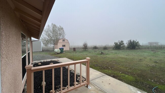 Building Photo - 14575 Avenida Central