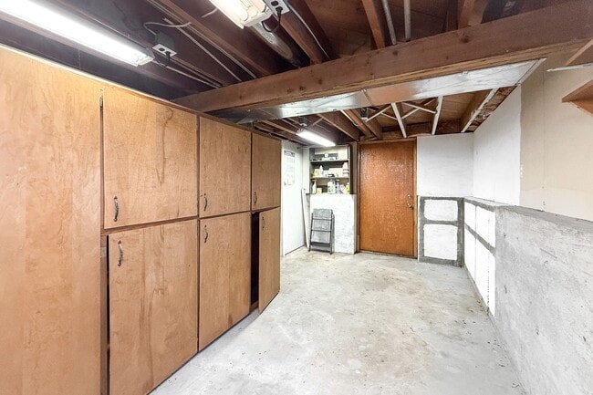 Building Photo - Riverfront 3-Bedroom Historical Richland Home