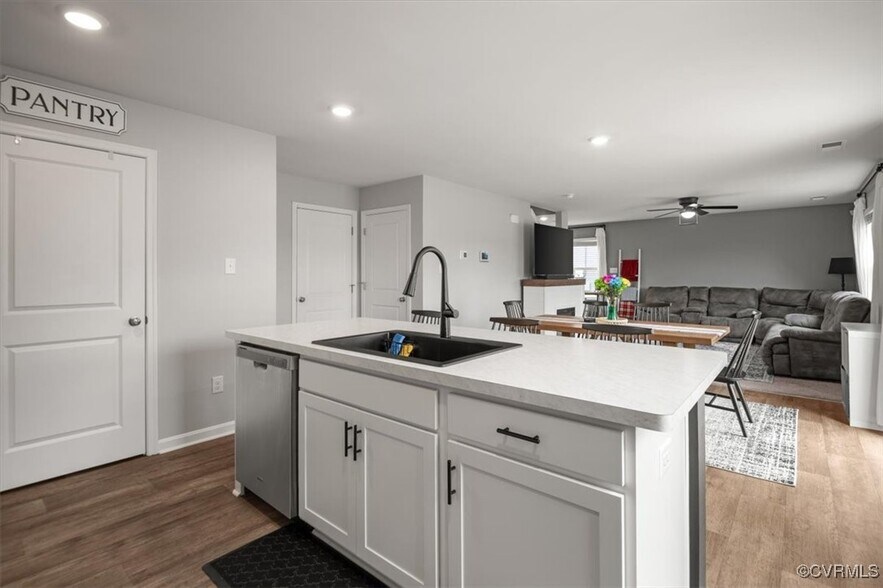 Building Photo - 7809 Faisan Ln