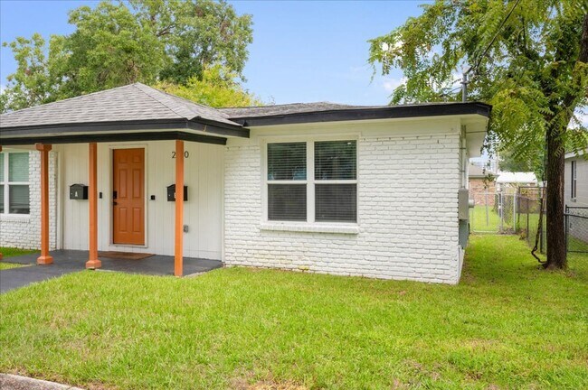 Building Photo - Move-In Special: $300 Off First Month if You Move on or before Feb 28, 2026!