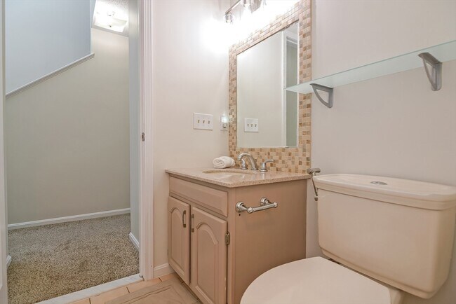 Building Photo - 109 Salem St