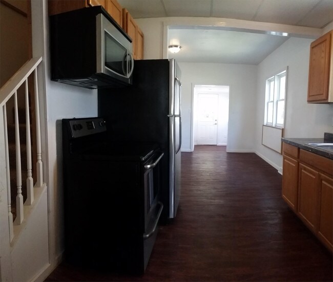 Building Photo - 1104 Williston Ave