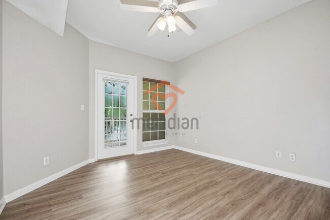 Building Photo - 1 bed / 1 bath on James Island