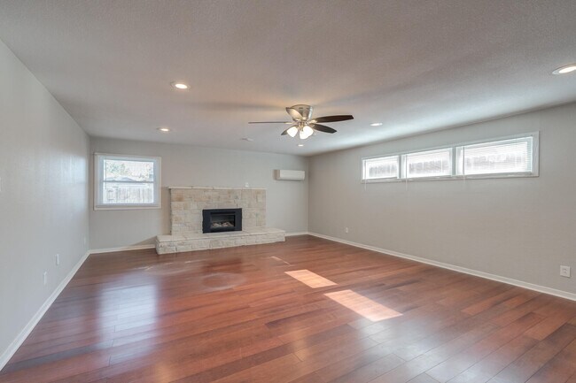 Building Photo - 2506 24th St