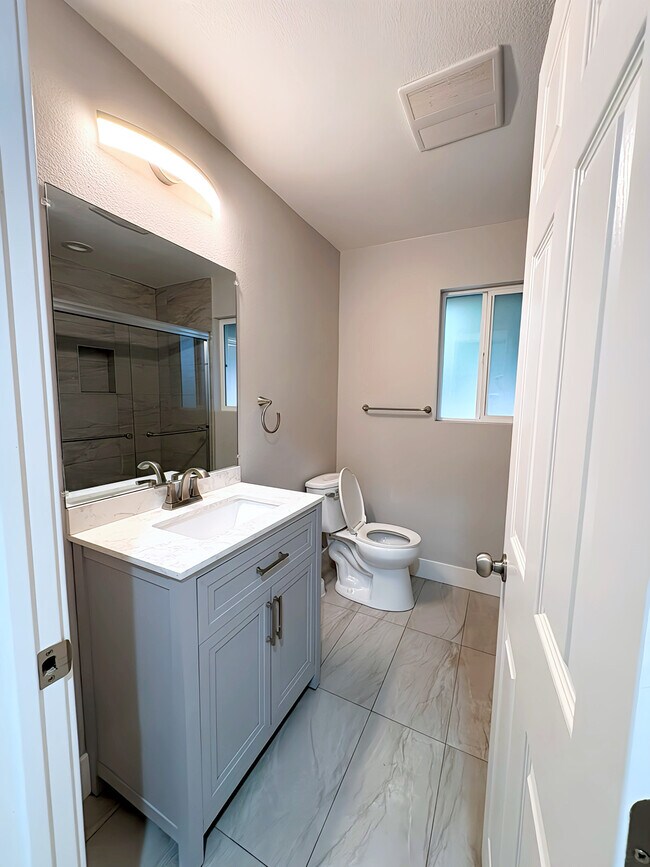 Building Photo - 863 De Bernardi Ct