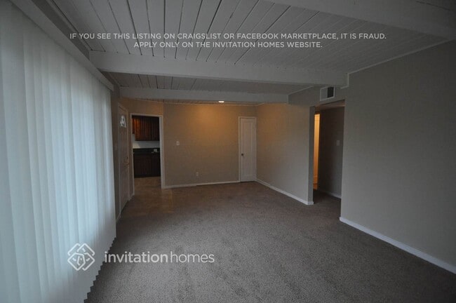 Building Photo - 402 Tregaskis Ave