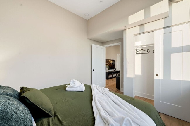 Building Photo - 6044 N Winthrop Ave