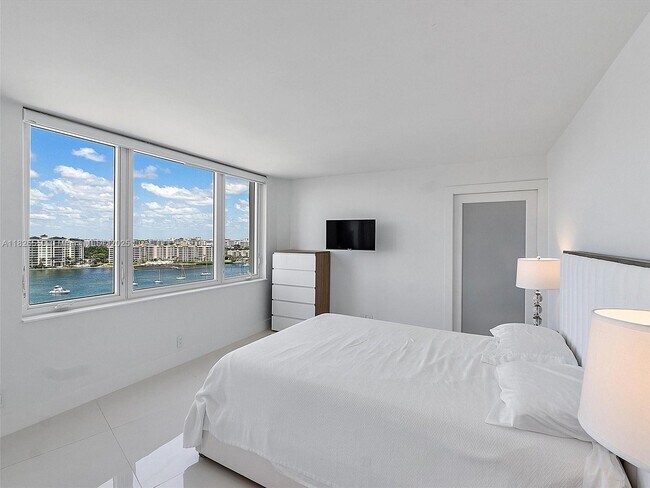 Building Photo - 550 S Ocean Blvd