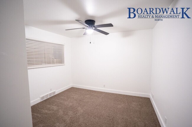 Building Photo - Newly Remodeled 3 Bedroom East of Harrison Blvd!