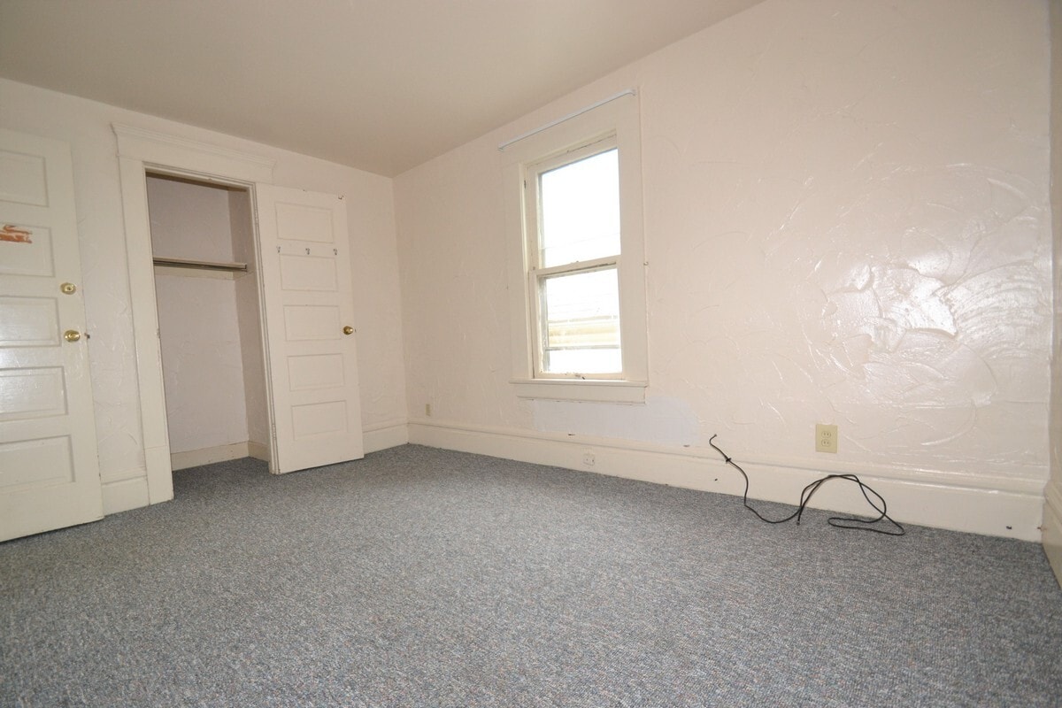 Building Photo - 406 Kling St