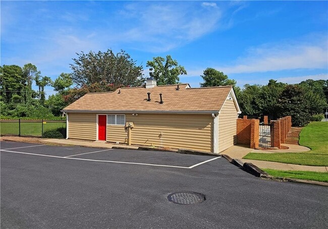 Building Photo - 434 High Creek Trce