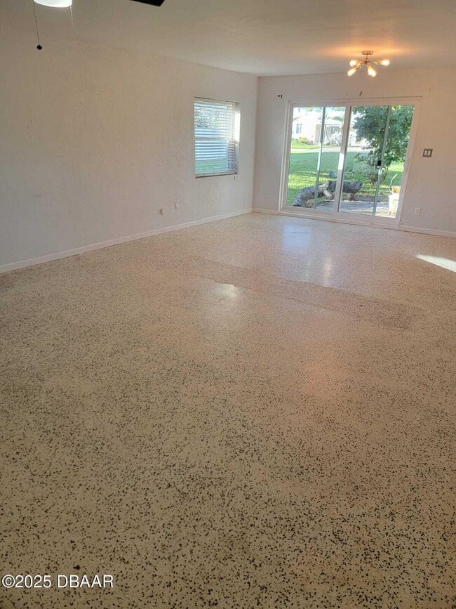 Building Photo - 1442 John Anderson Dr