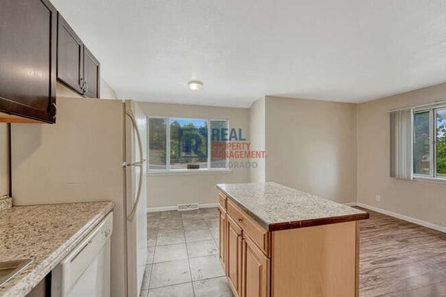 Building Photo - 13298 W Mississippi Ct