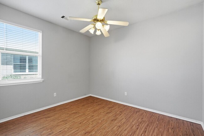 Building Photo - 1113 Beaverwood Ln